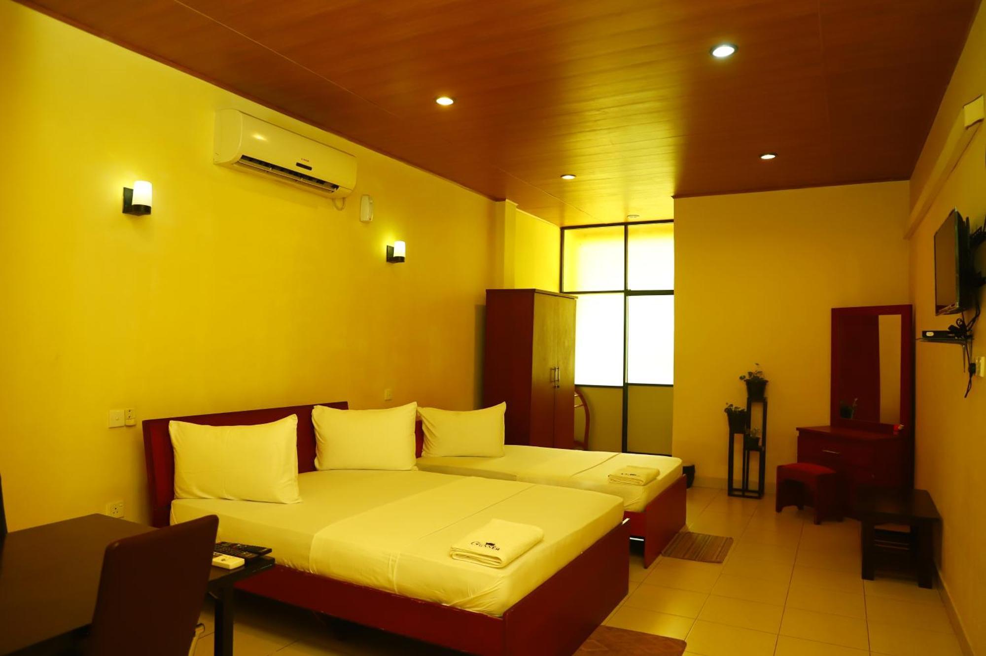 Gunners Club Hotel Minneriya Exterior photo